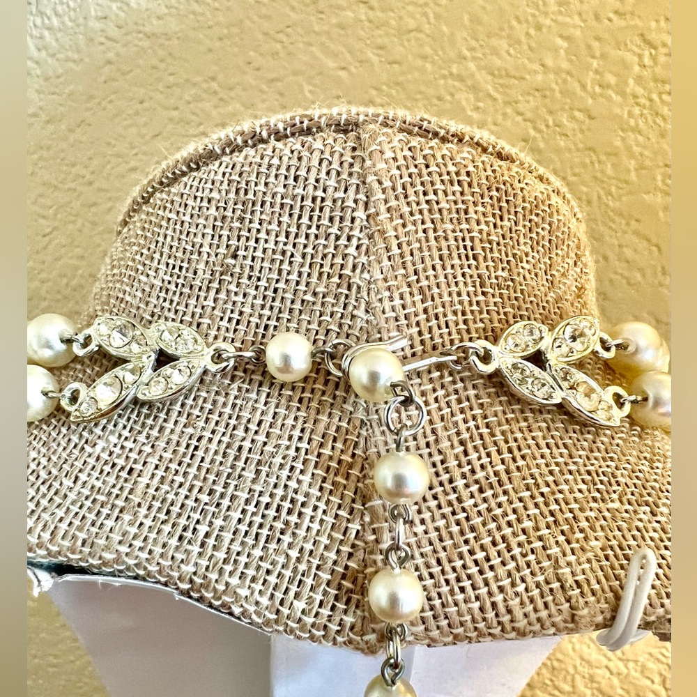 Vintage 60's Emmons Faux Pearl and Rhinestone Necklace EUC - Picture 2 of 4